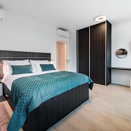 M&n Luxury Apartment